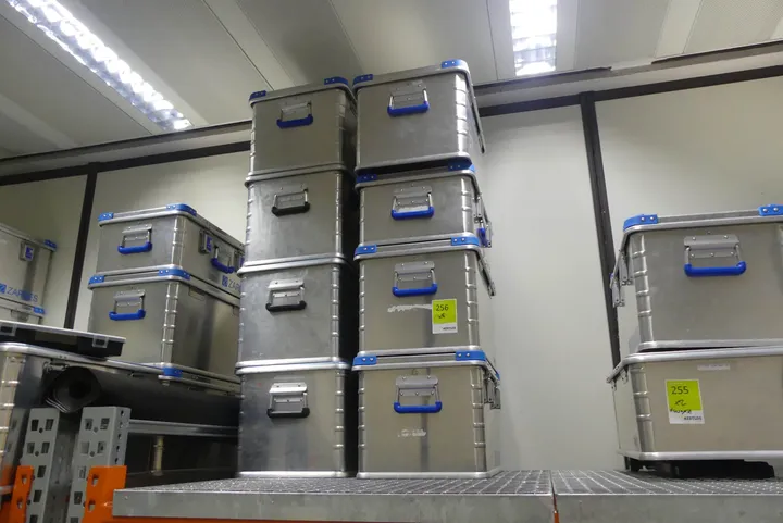 8x ZARGES Eurobox mit Wagen